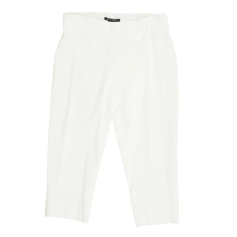 White Solid Capri Pants